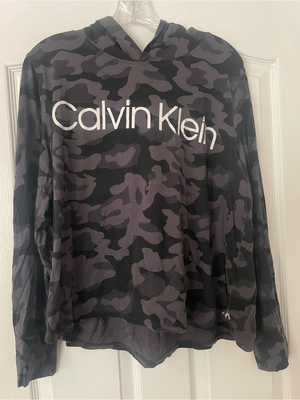 Calvin Klein Black & Purple Camo Logo Hoodie Women’s Large Hooded Shirt